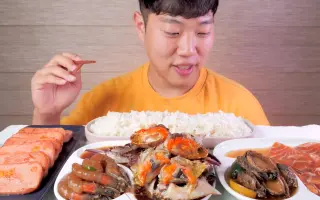 【韩国吃播洪】生虾生蟹这么吃比油焖大虾还好吃！（短视频）