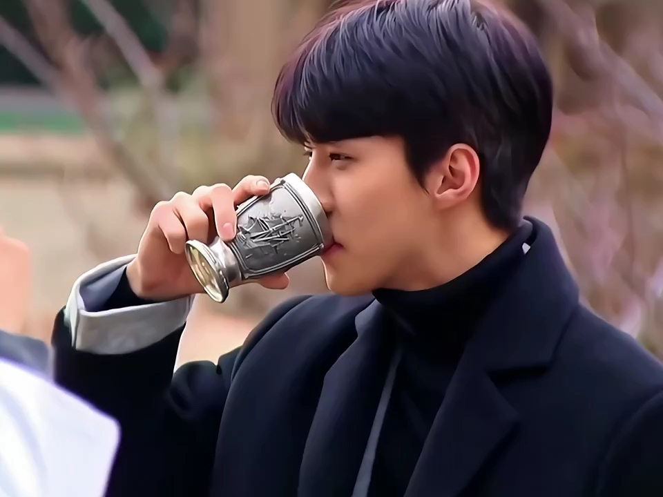 港风男友"吴世勋 .