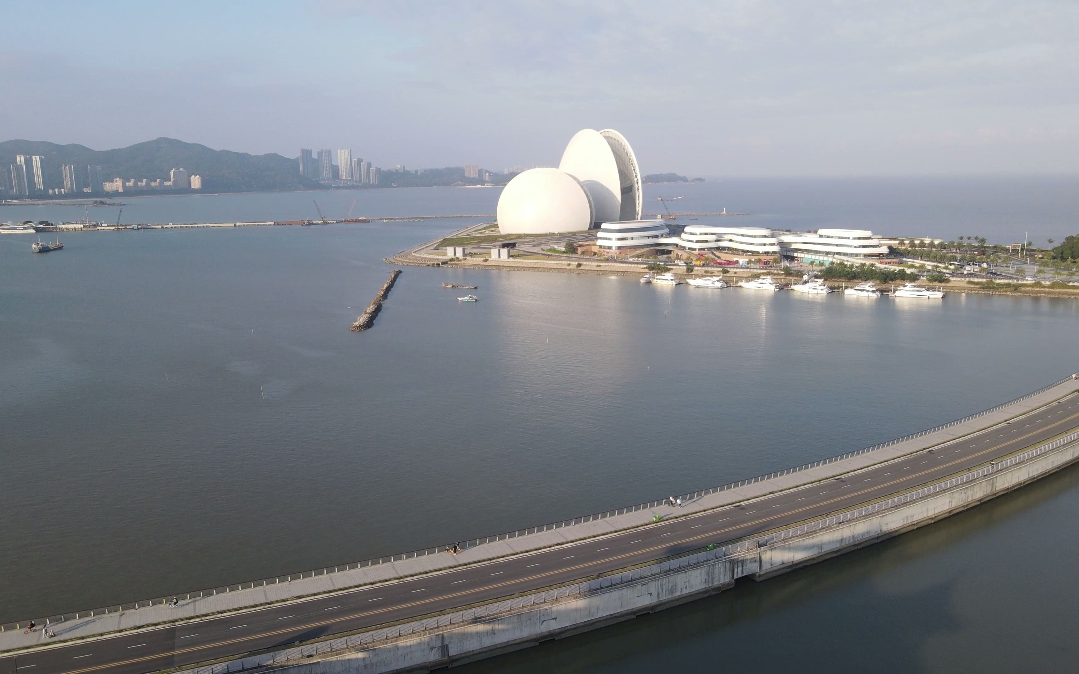 珠海野狸岛日月贝大剧院
