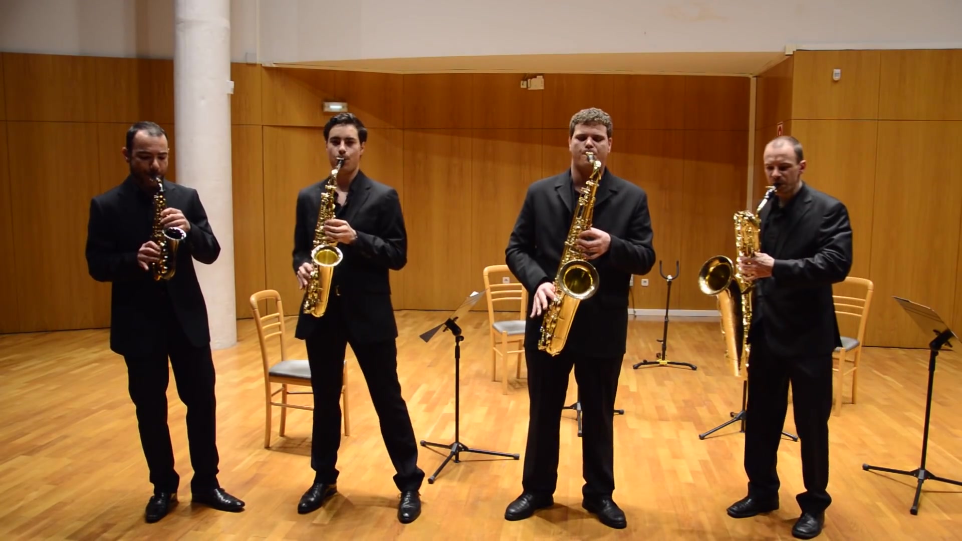 萨克斯家族演绎5拍神曲 take five