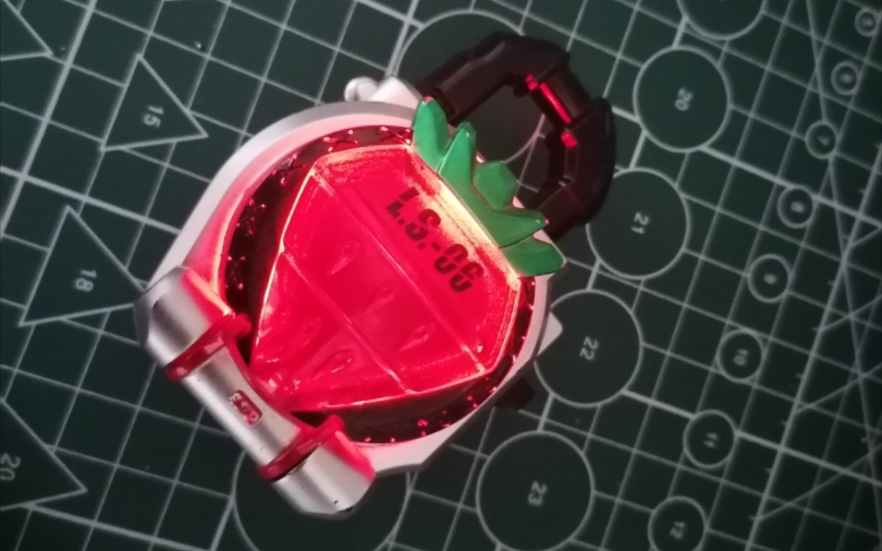 假面骑士铠武 扭蛋草莓锁种加灯