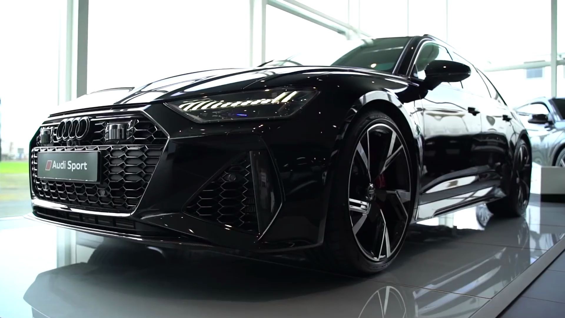2020 奥迪 rs6 c8 600hp 的外观和声音鉴赏
