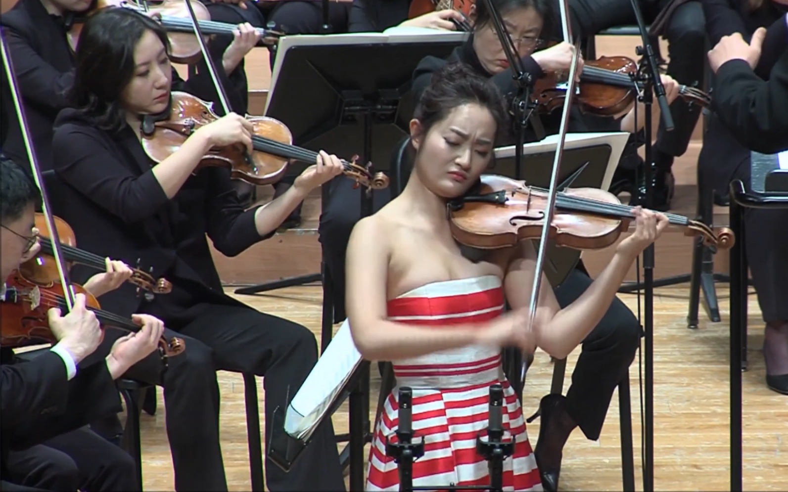 [图]YuEun Kim & 萨拉萨蒂-卡门幻想曲/流浪者之歌 & 小提琴 Sarasate-Carmen Fantasy/Zigeunerweisen/Violin