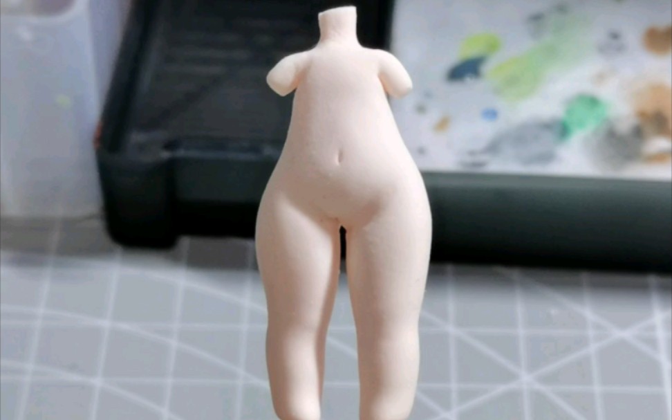 超轻粘土手工手办,摸了一只素体,好小一只.