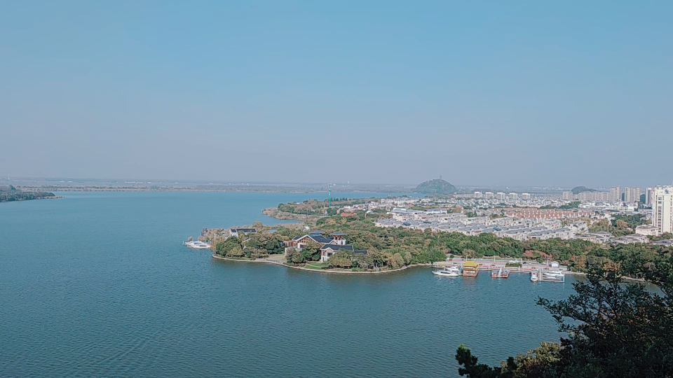 漂漂亮亮长江岸