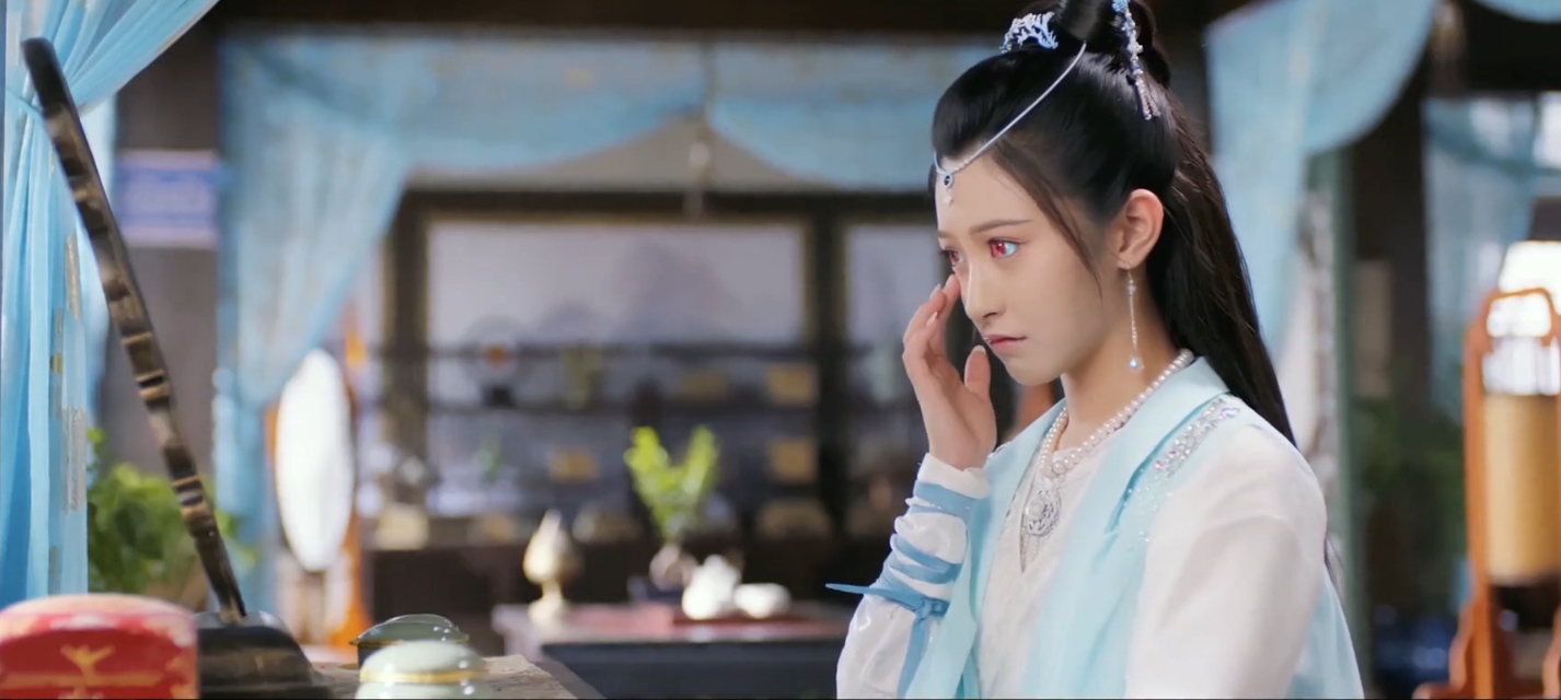 龙女布雨时的眼睛真好看!原来龙眼是这样的啊