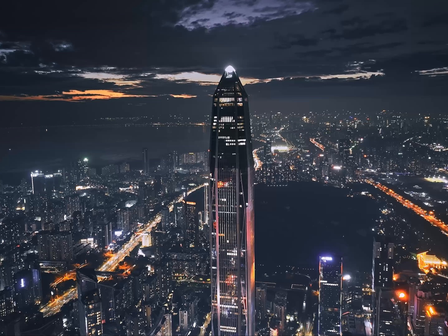 广入夜后的一线城市夜景美爆了,这就是一线城市的魅力!