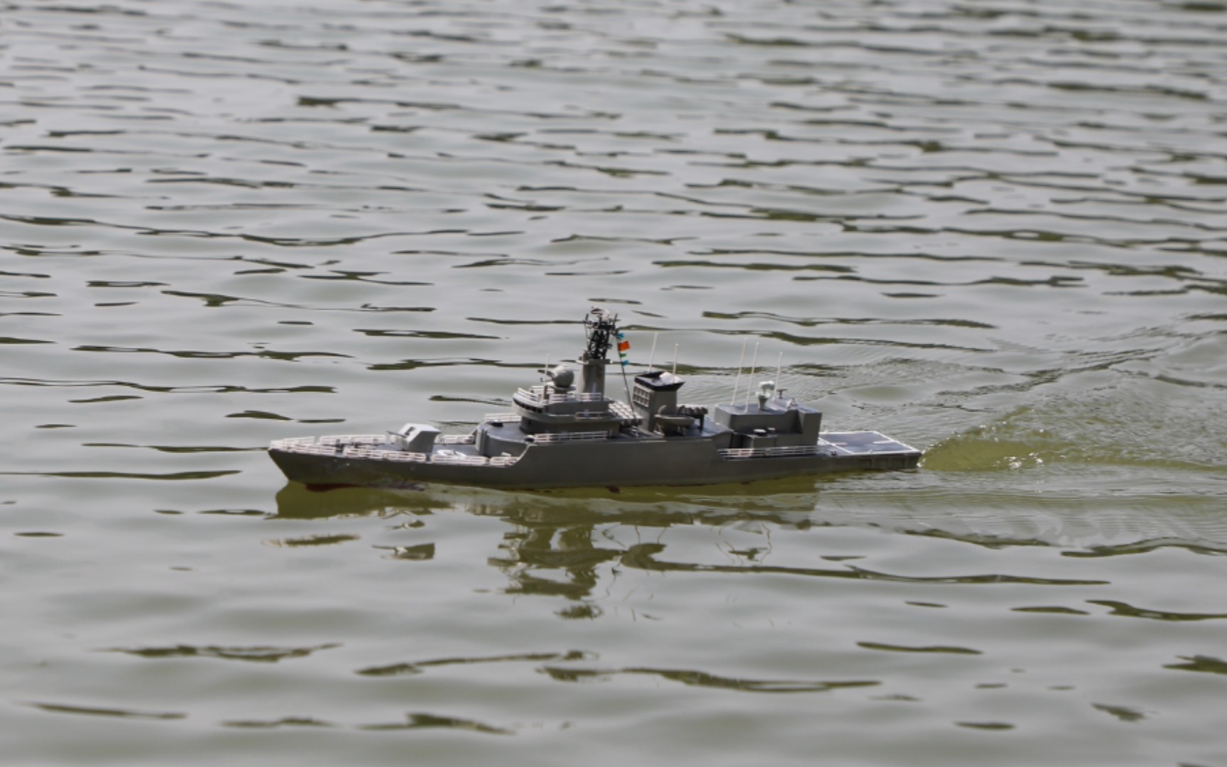 【rc模型】1/200淮北号护卫舰五一假期航行_哔哩哔哩_bilibili