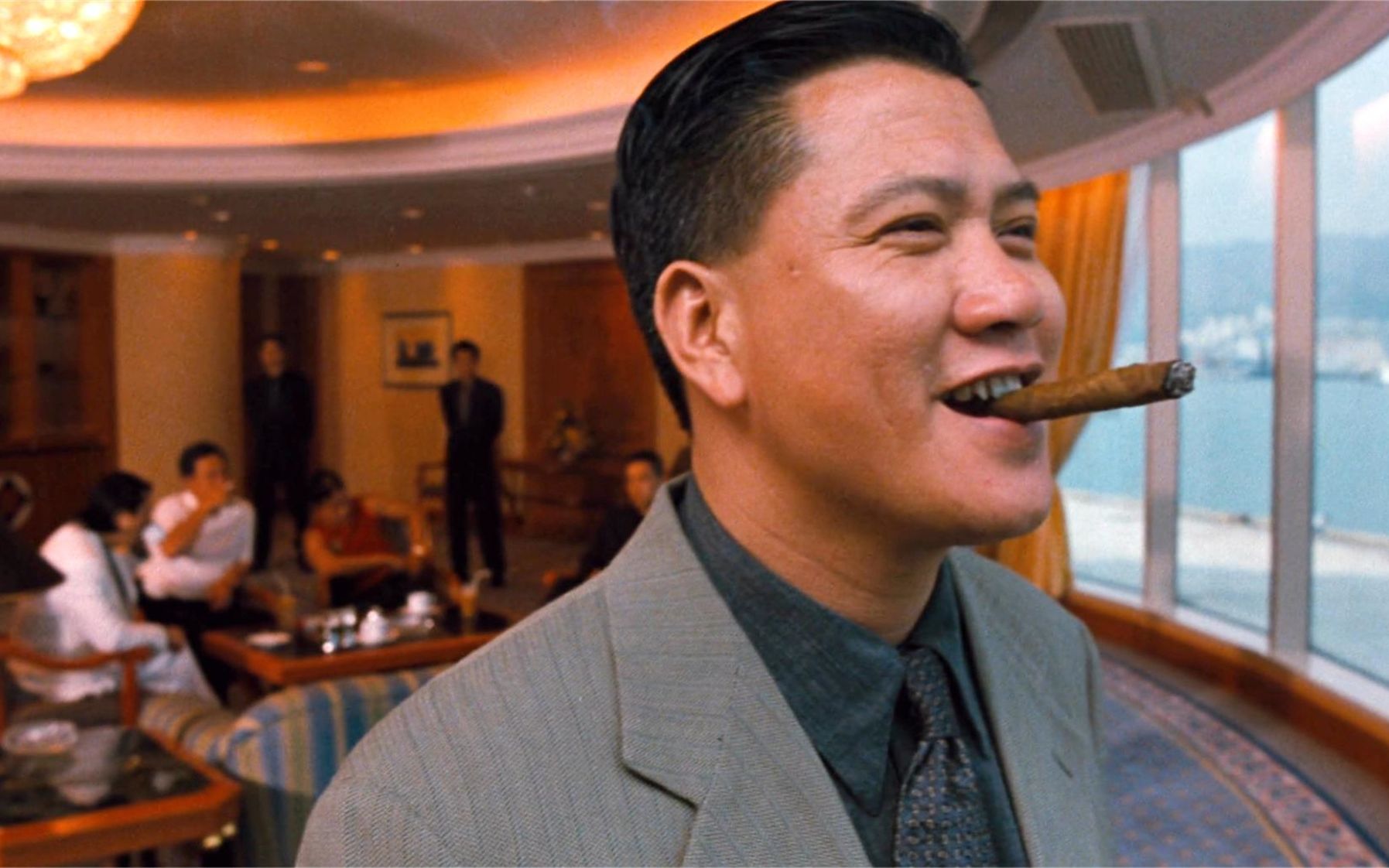 蒋先生德高望重,气质十足,洪兴老大非他莫属!