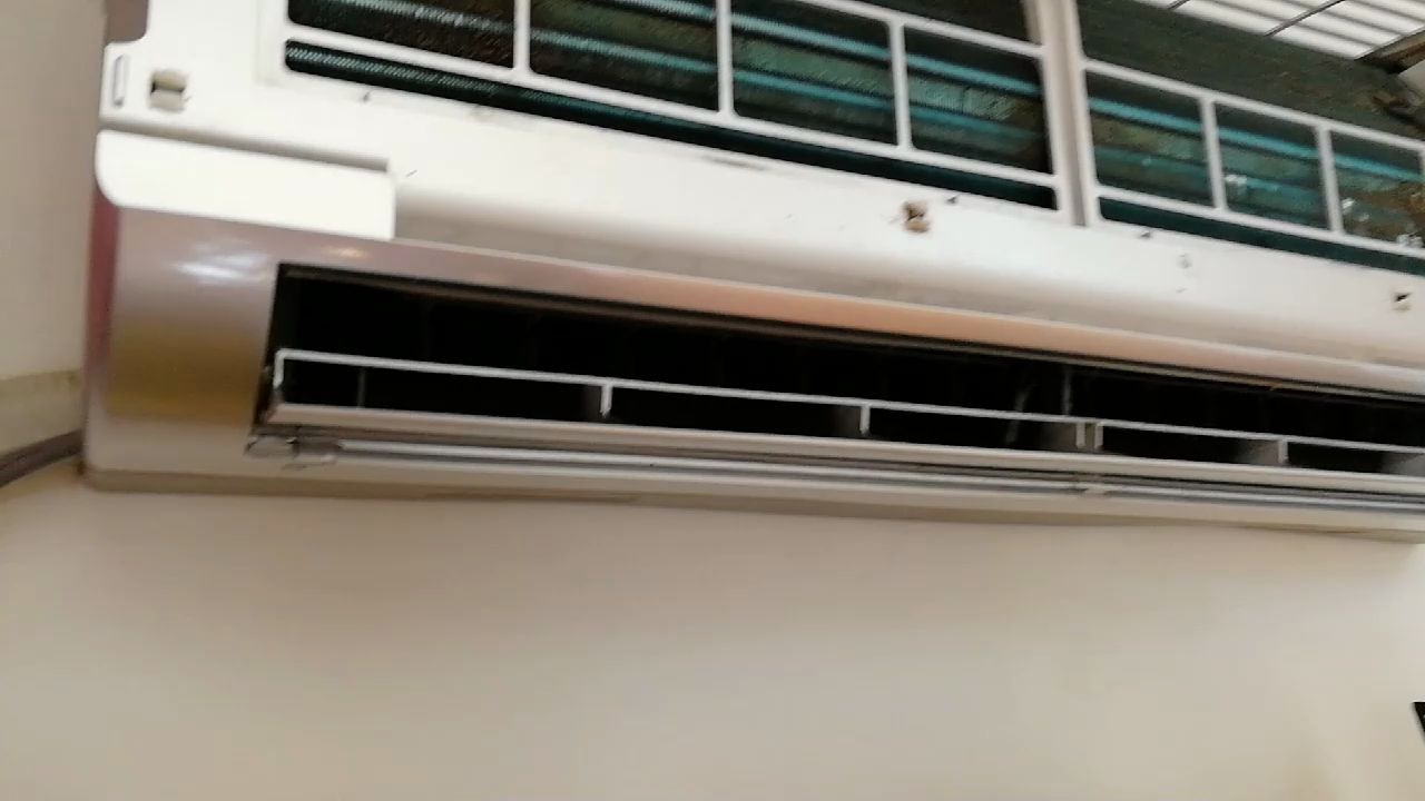 空调内机漏水,百分之80都是这里原因,教你几分钟就能修好