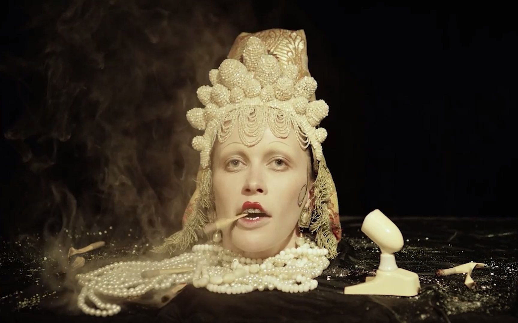 【怪诞美学】《渔女》| 纯纯的沙俄式怪诞美学,游离在现实与童话般