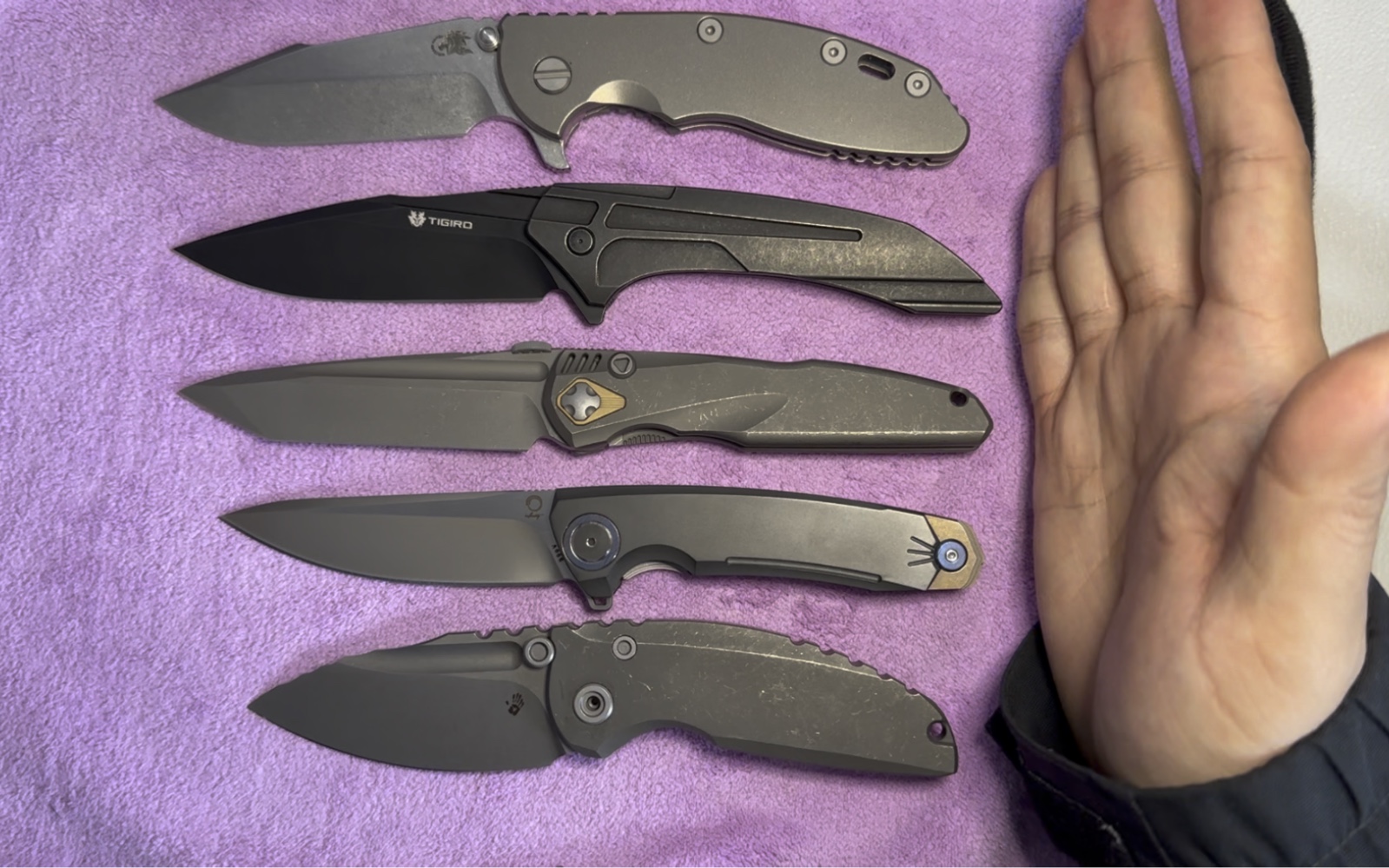 面具男说刀-第九区 自由 一体柄 战术折刀