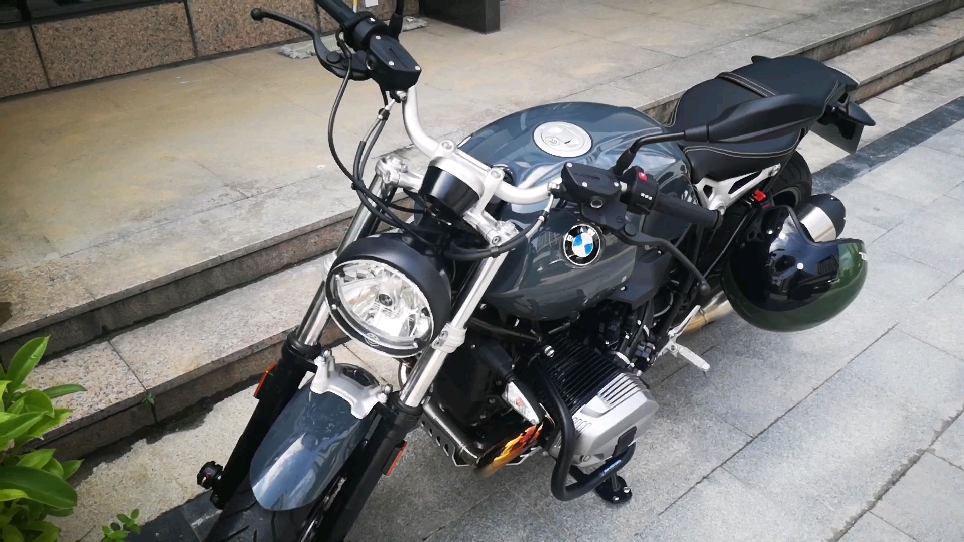 宝马拿铁pure r9t 到车分享