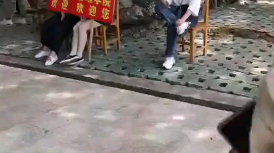 [图]因为倾听，所以动听