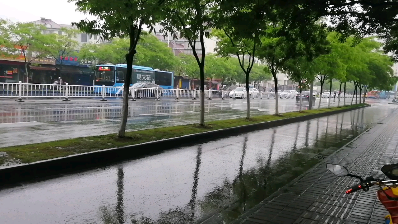 [图]又是一个下雨天～