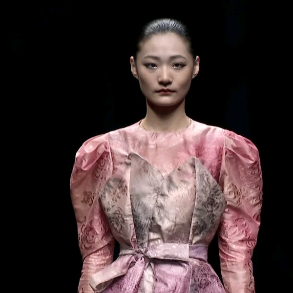 2024中国国际大学生时装周】辅仁大学织品服装学院·织茧_哔哩哔哩