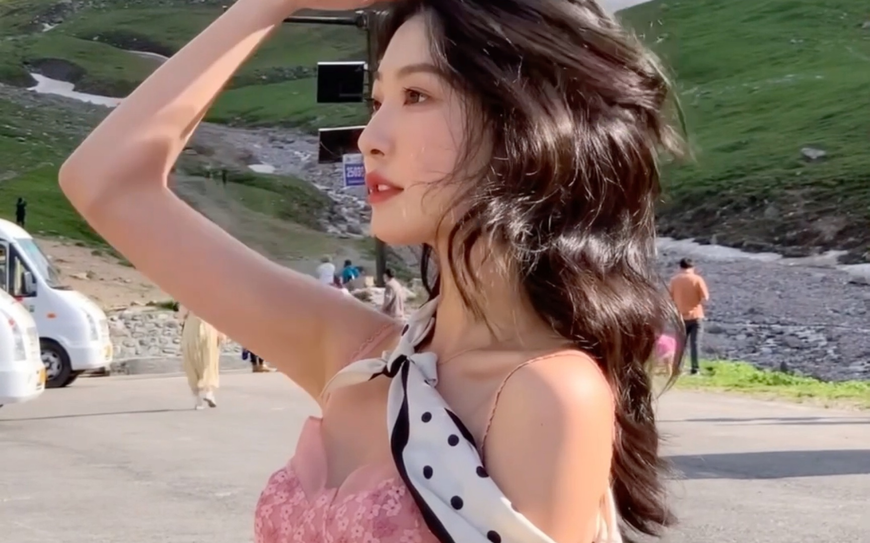 「易梦玲」都2023年了谁还看易梦玲啊?我看辣我看我看(超大声!