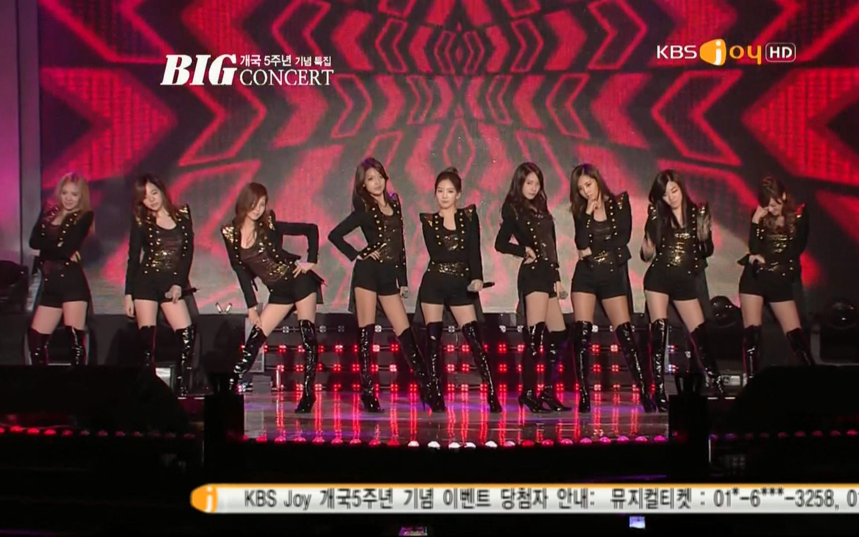 [图]【LIVE】少女时代 - RUN DEVIL RUN+HOOT 111101 KBS JOY BIG CONCERT