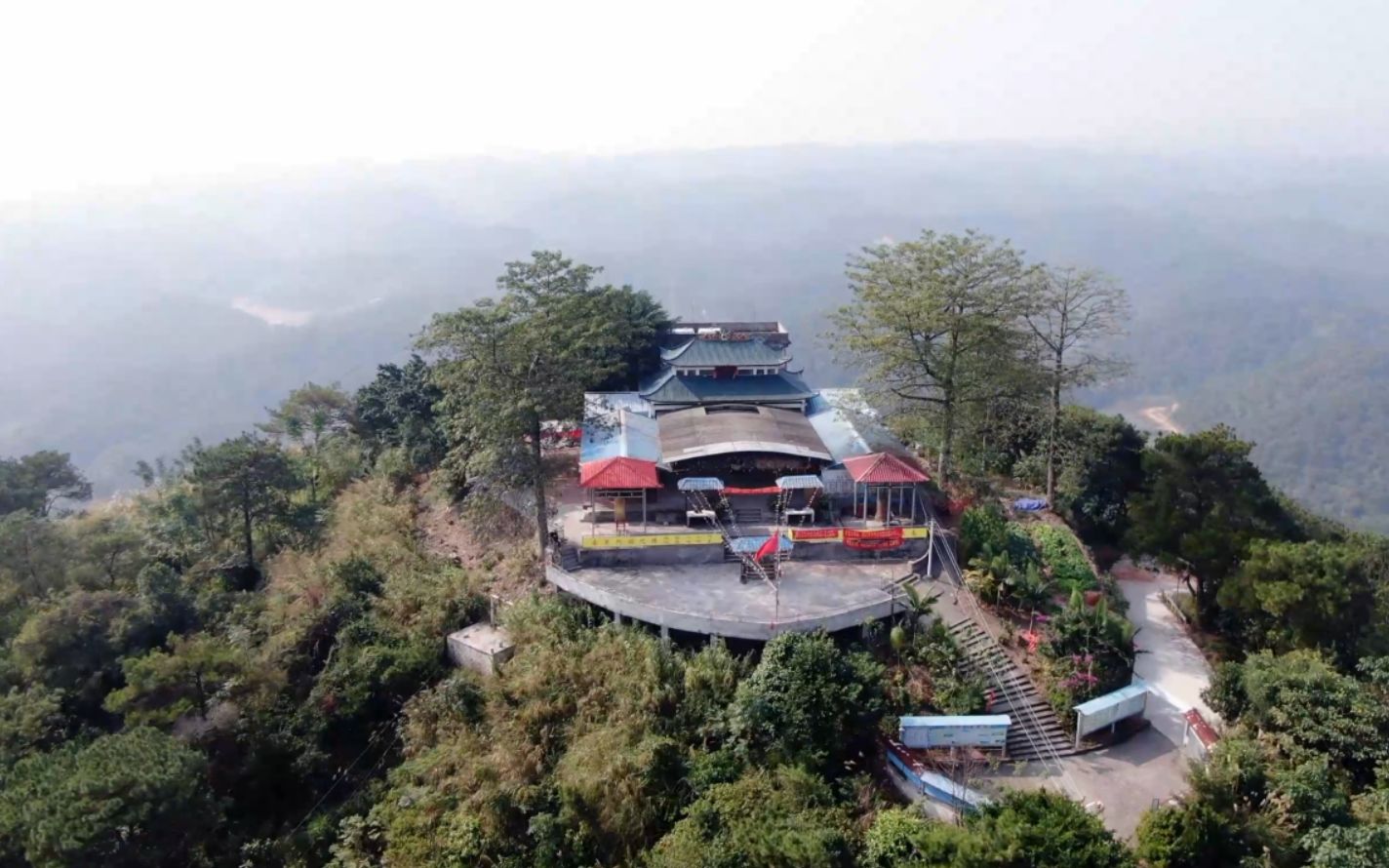 [图]广西南宁横县娘娘山，山上还有座古庙，是当地古八景之一！