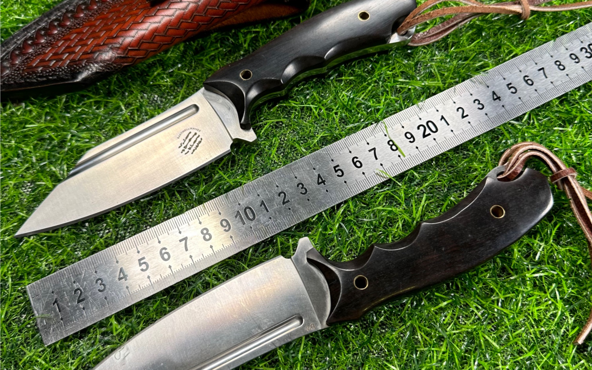 巴斯蒂内利魔甲小直刀