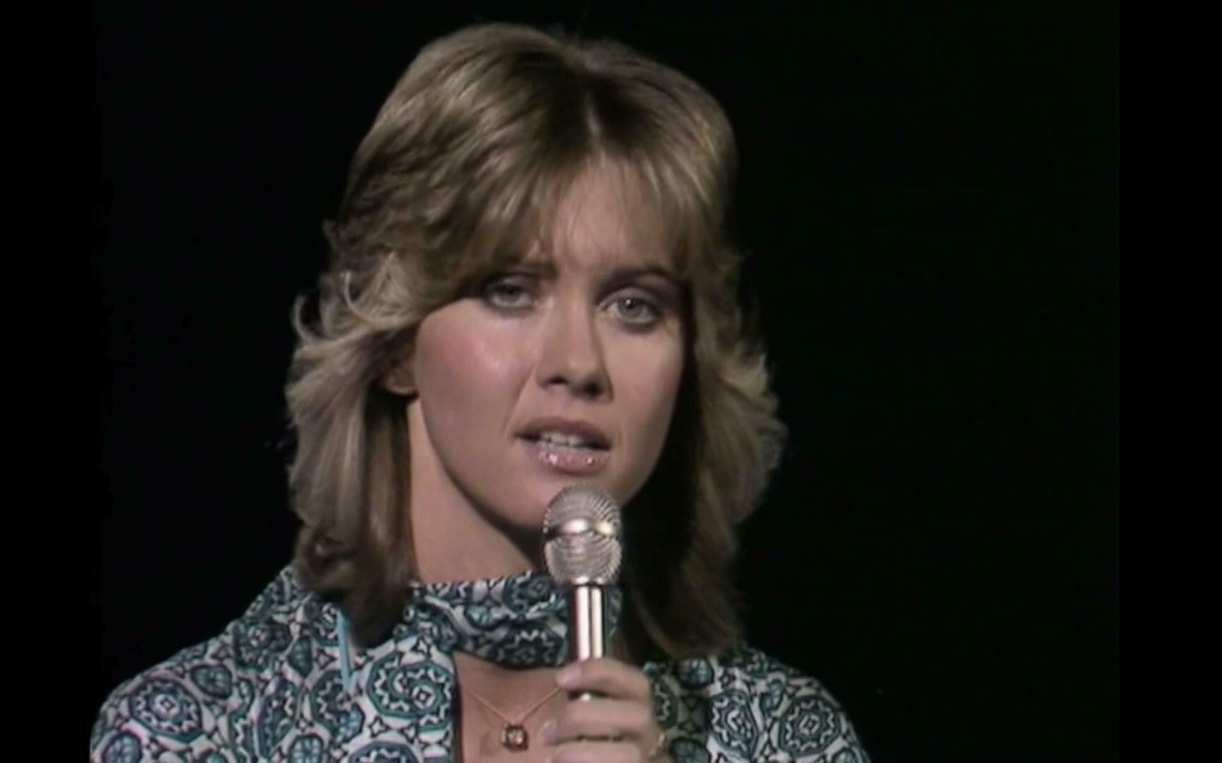 [图]【我真心爱你】Olivia Newton-John - I Honestly Love You (Live 1974 Cliff Richard show)