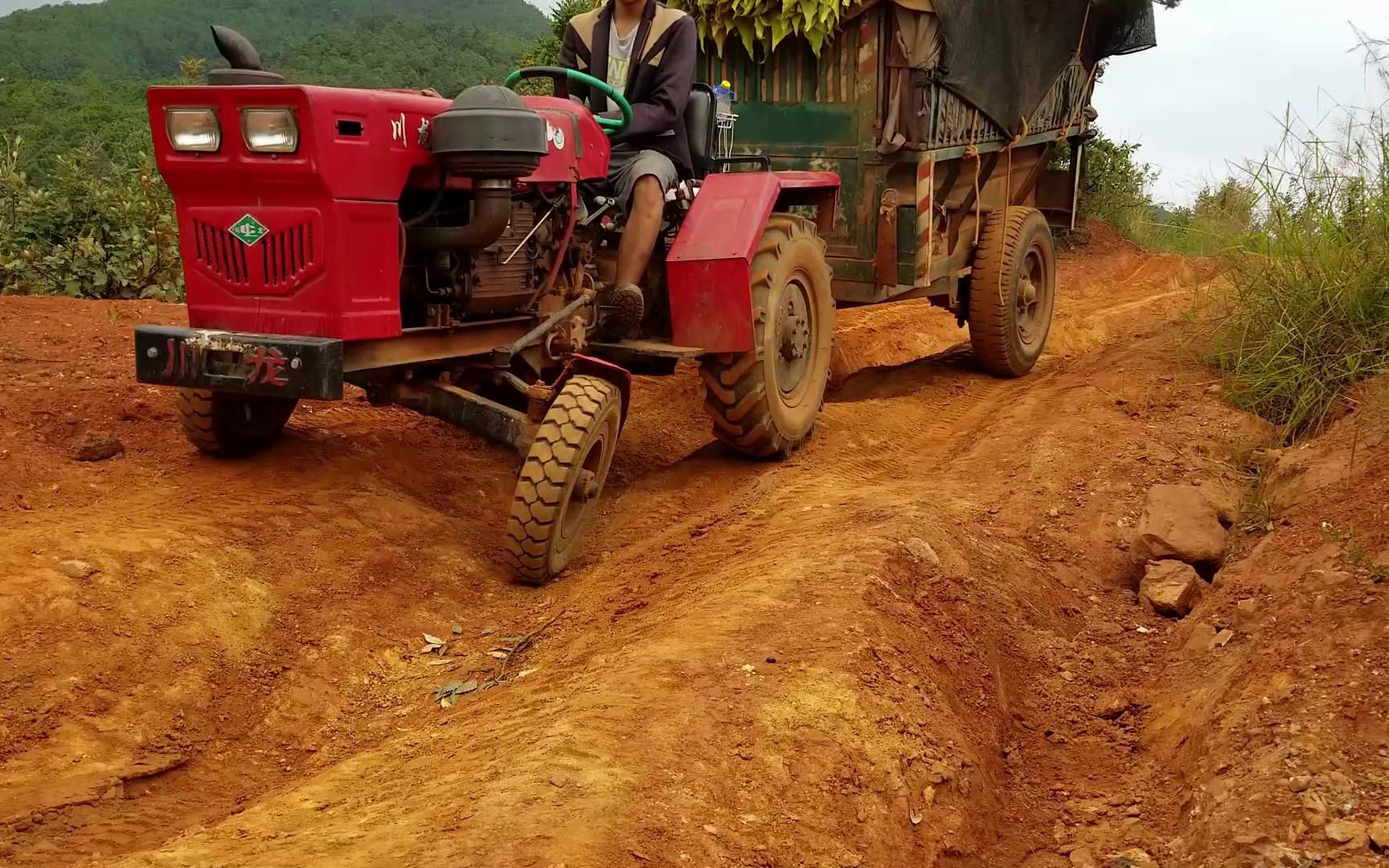 小高拍拖拉机翻车,损毁烟,乌龟一样的下坡_哔哩哔哩 (゜-゜)つロ 干杯