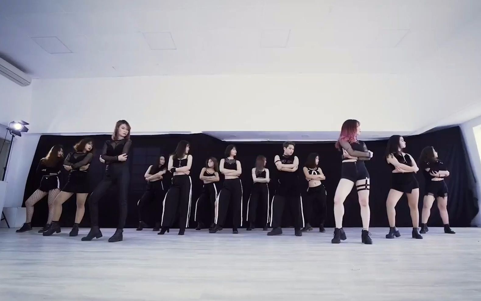 [图]【Yong + Ryna】Black Dress - CLC 舞蹈模仿 Dance Cover【The Heat舞团】