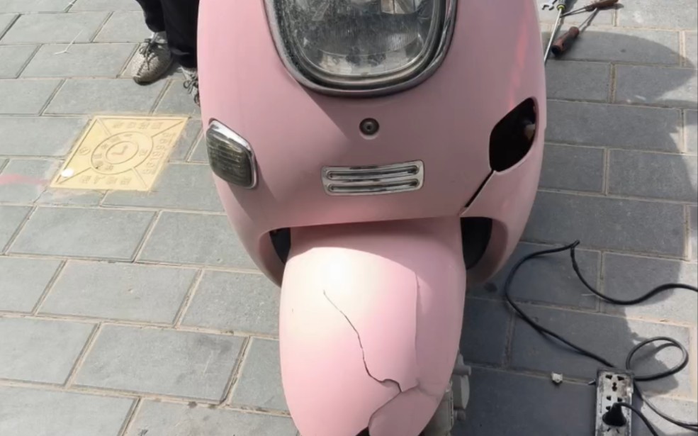 电动车锁磕碰破一下变旧,更换后一下变成九成新车,还犹豫个啥换