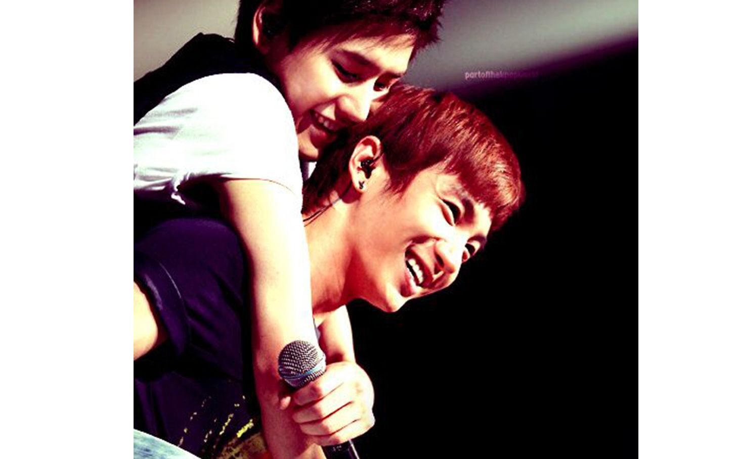 首尾line的拥抱如此触动人心【super junior 利特 圭贤】