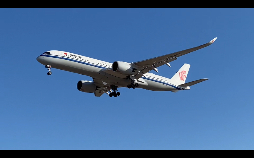 国航a359降落北京首都机场