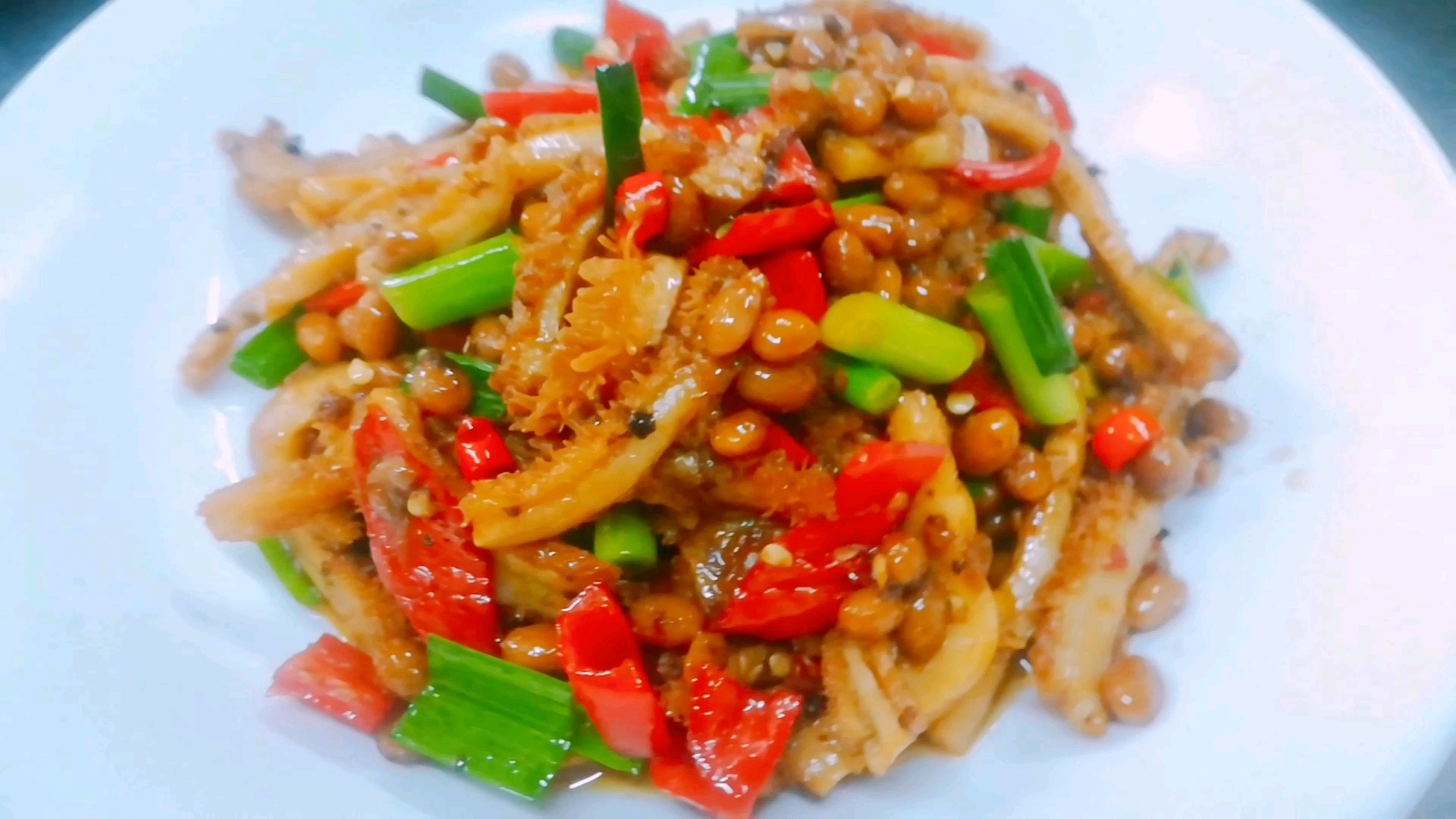 看看湘菜大厨是如何炒毛肚的,这厨艺水平太棒了,美味爽脆