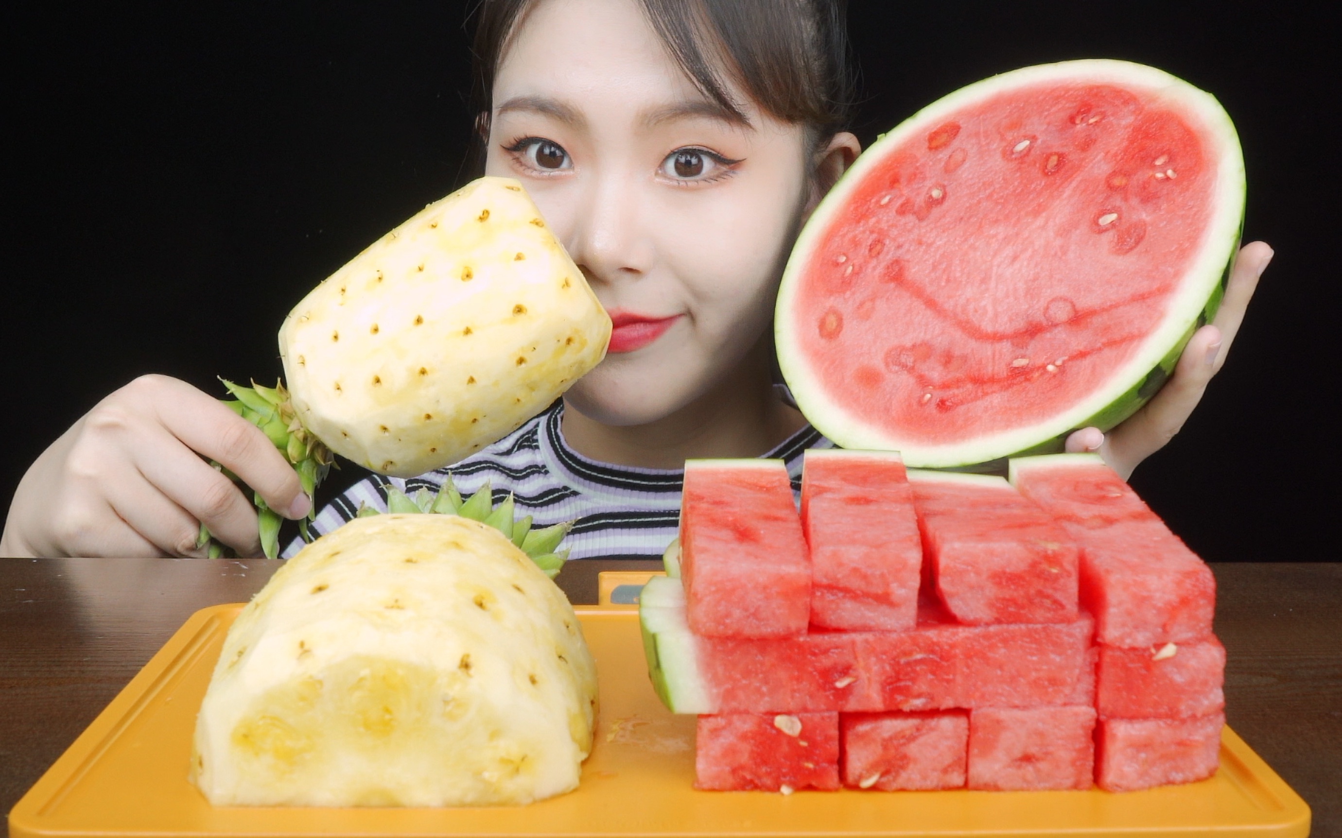 一口一块大西瓜!今天吃西瓜 凤梨_哔哩哔哩_bilibili