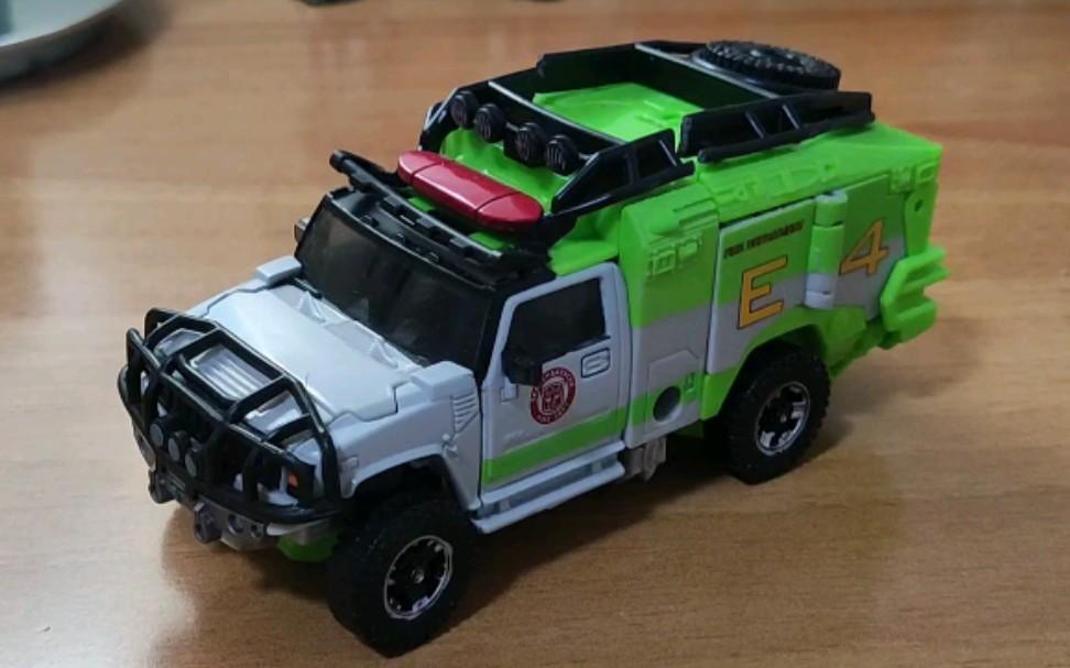 变形金刚ss系列玩具ss16救护车 studio series 16 rachet #16_哔哩