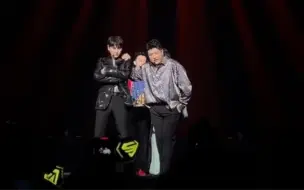 Video herunterladen: 【Super Junior】SS9 Day 2《Mango》舞台 好喜欢