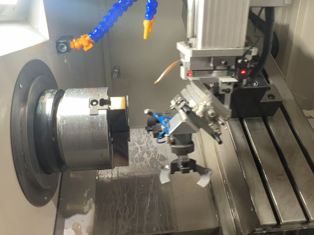 嘉湖机床数控车床自动化设备,一拖一现场交机 #数控车床 #设备生产