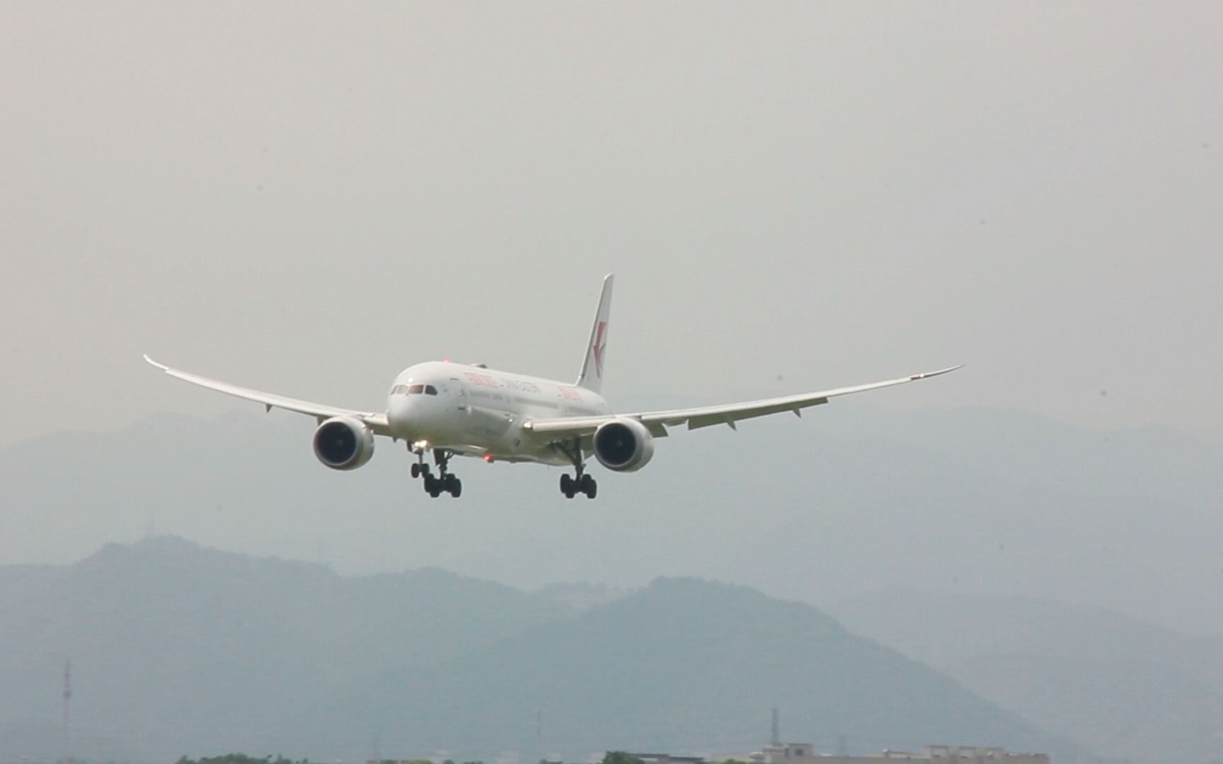 中国东方航空787-9 落地 ngb_哔哩哔哩_bilibili