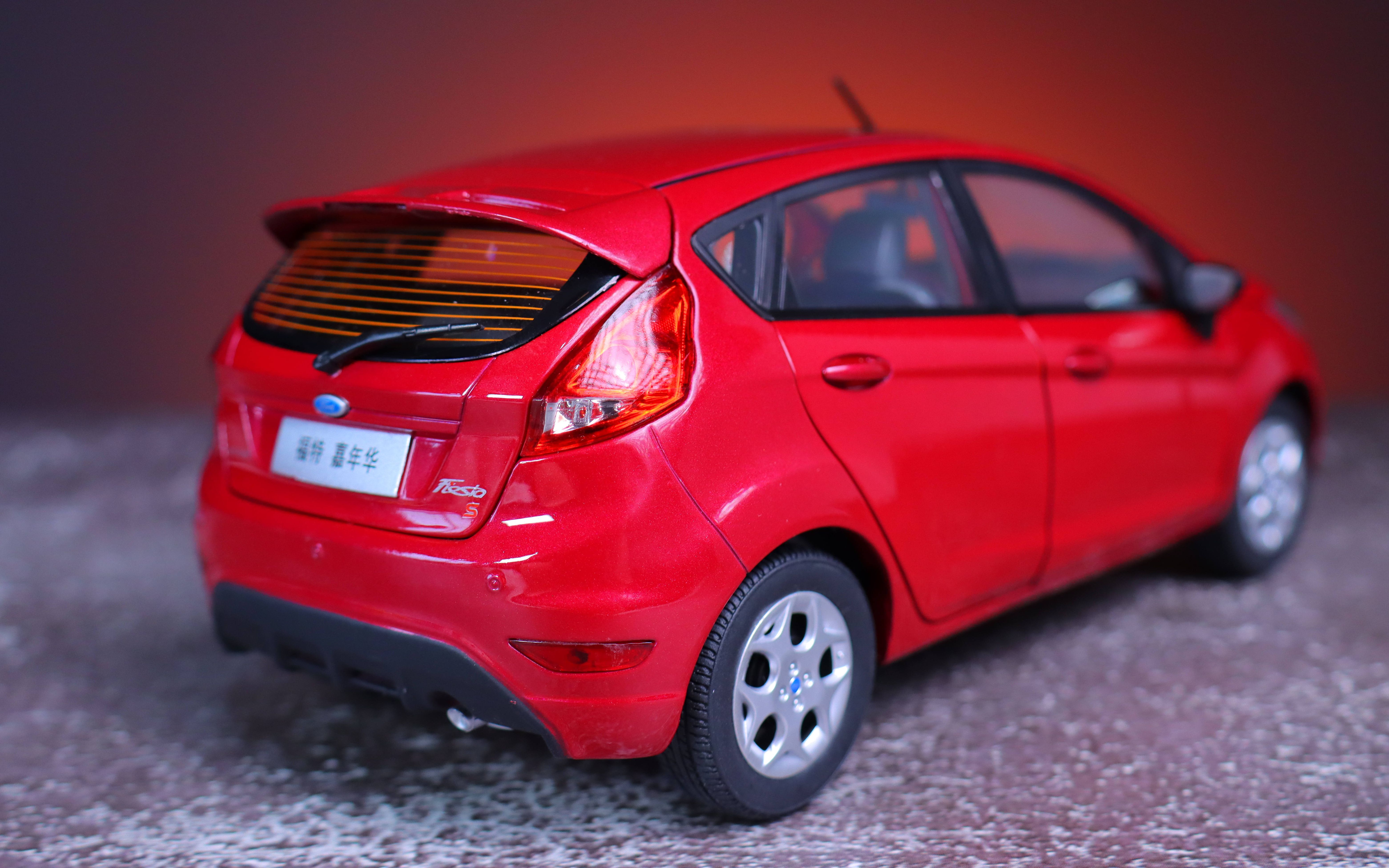 开盒1:18 福特嘉年华 2011款 原厂车模 合金压铸玩具车_哔哩哔哩_bili