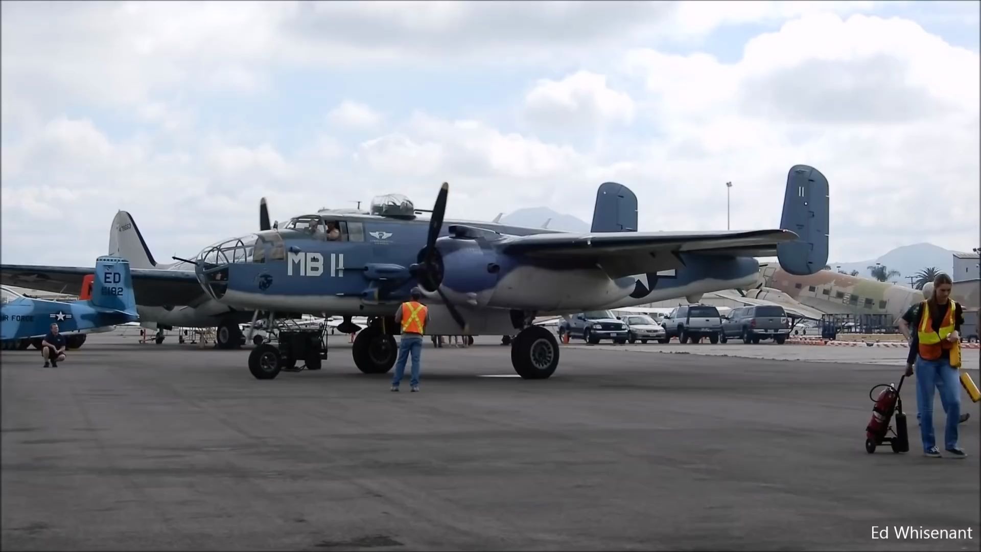 [图]Take a Flight In the only flying PBJ-1J Mitchell Bomber B-25 Semper Fi Camarillo