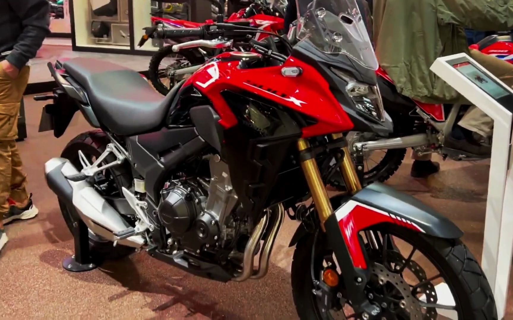 2023 honda cb500x grand prix red review & walkaround at motoh