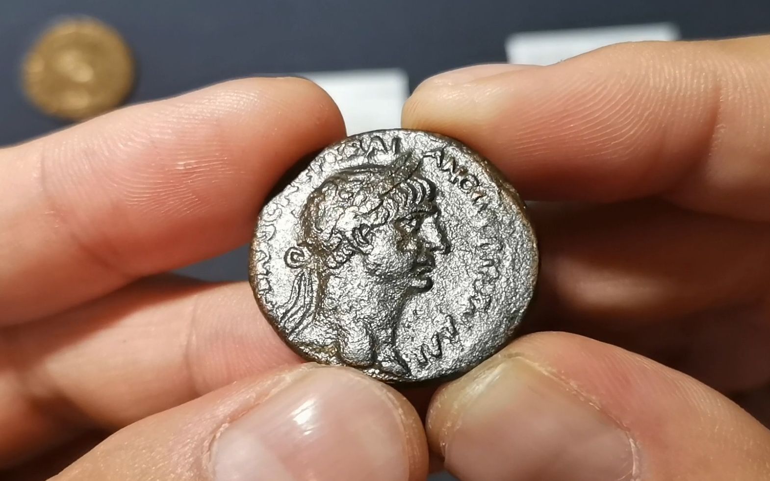 一批不同种类的罗马钱币