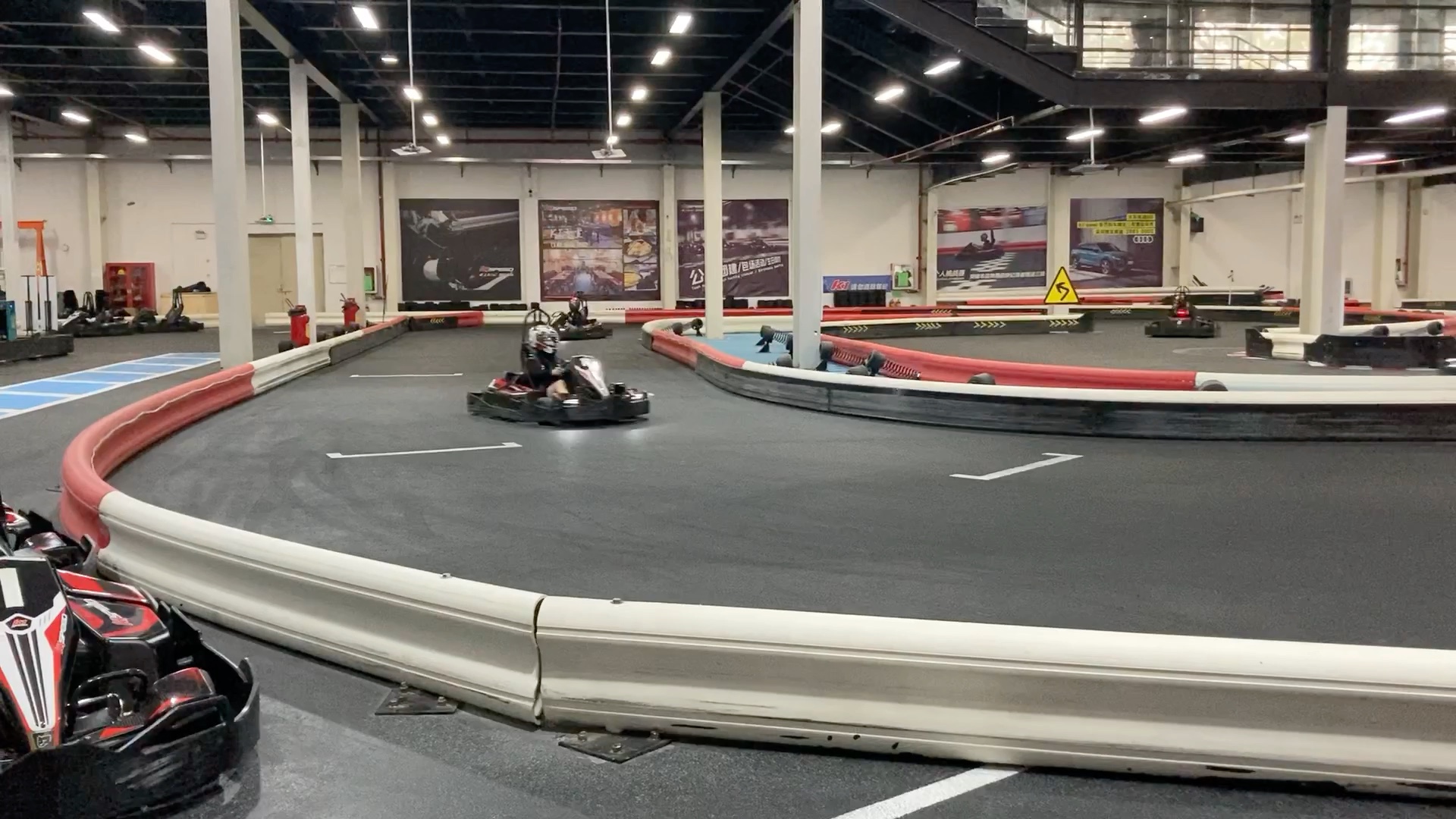室内模拟赛车