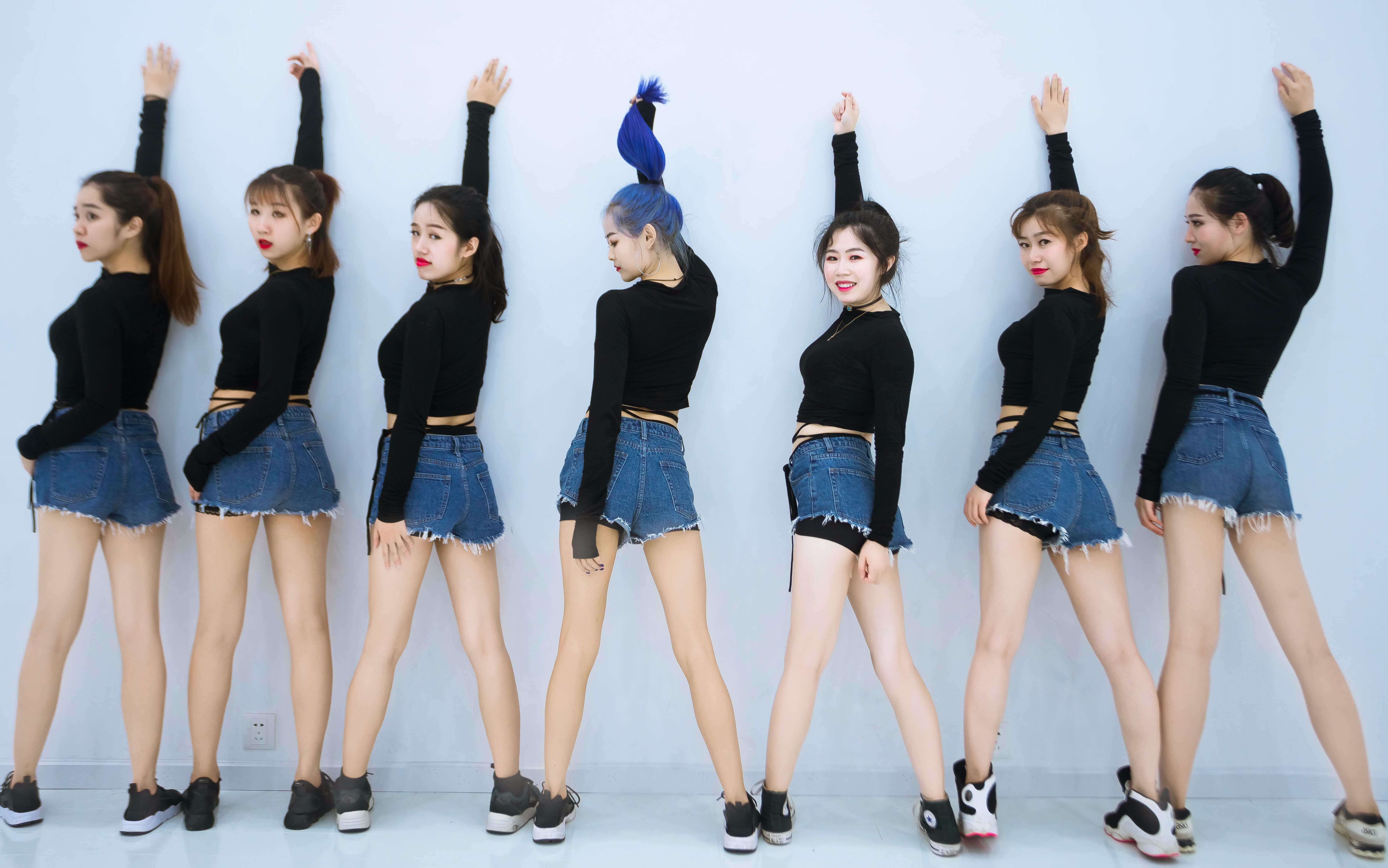 爵士舞vibo集训班学员单色舞蹈