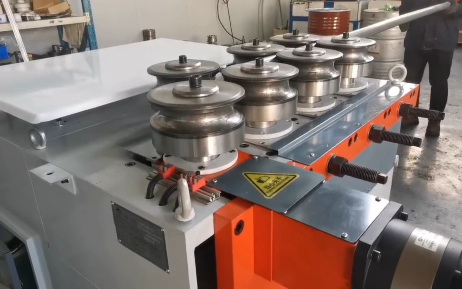 七轮卧式液压滚圆机金属管材圆管钢管卷圆机滚弯机弯弧机工作视频