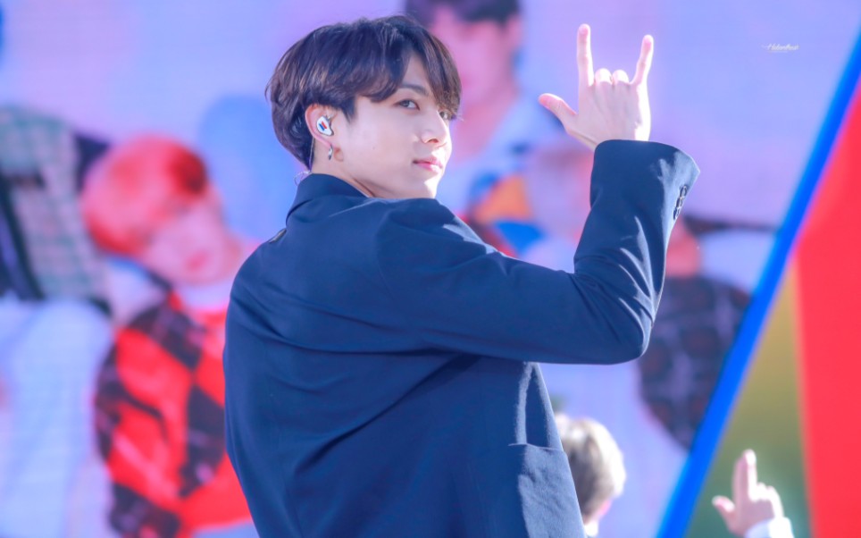 亖hybe 你还我那个在舞台上意气风发 耀眼无比的当红巨星田柾国