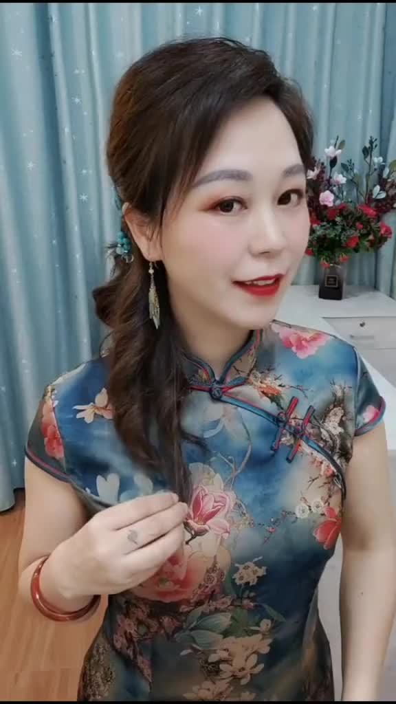 旗袍#发型 有没有点夜上海的味道?盘发,化妆小技巧