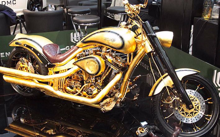 男子痴迷机车花300公斤黄金手工打造出世界最贵摩托车