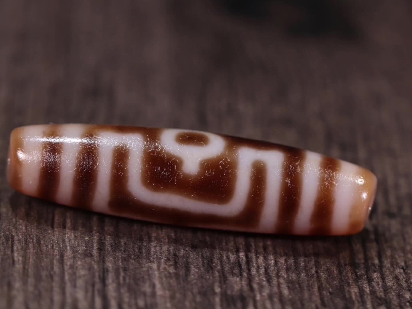 精品藏传至纯红肉三眼天珠,珠型完美,质地细腻,肉质感强