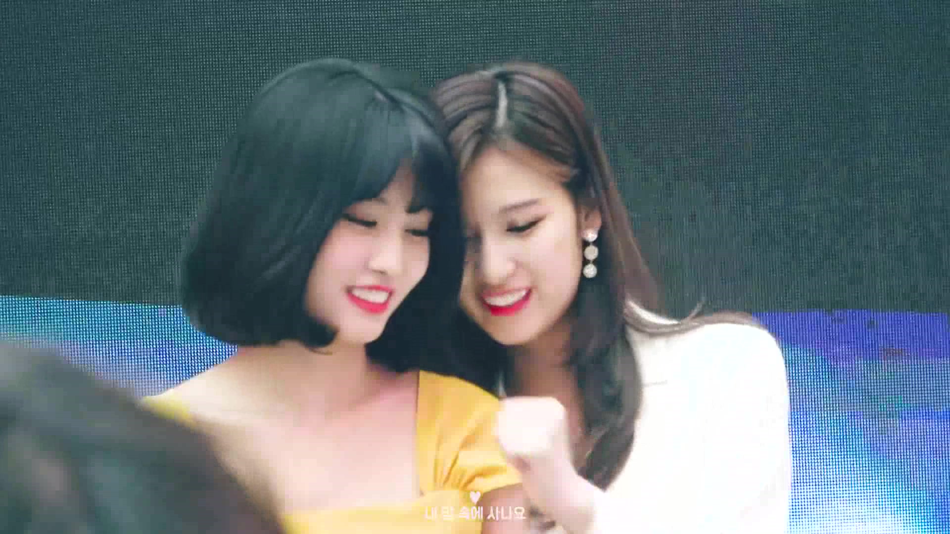 [图]【TWICE】亲亲狂魔sana和铁壁防御momo