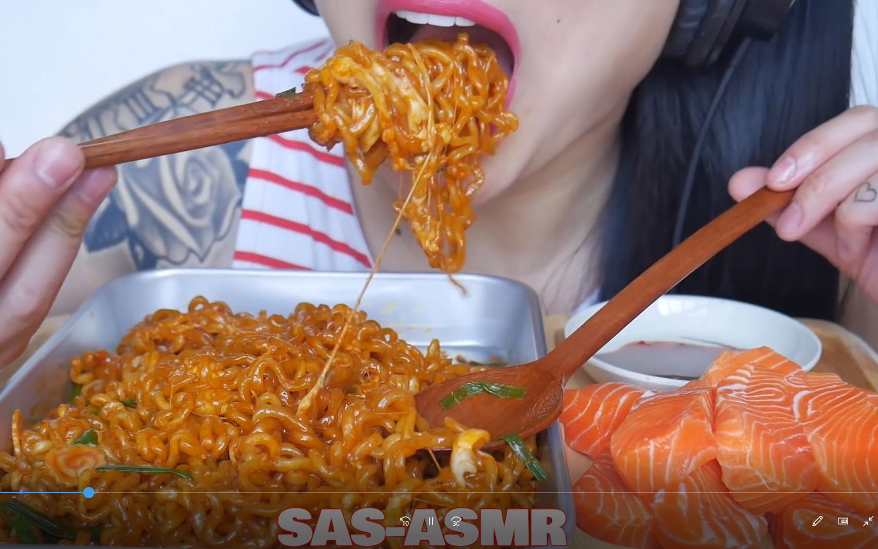 sas咀嚼音火鸡面厚切三文鱼刺身火鸡面酱料