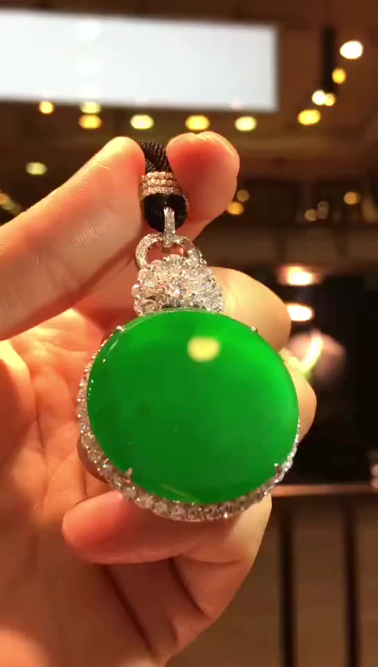老坑帝王绿平安扣,翡翠珠宝!